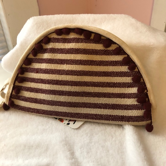 FINAL SALE- LEAVING CLOSET-NO FURTHER DISCOUNTS - Picture 5 of 8